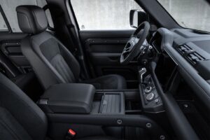 Land Rover Defender 110 V-8 - interior